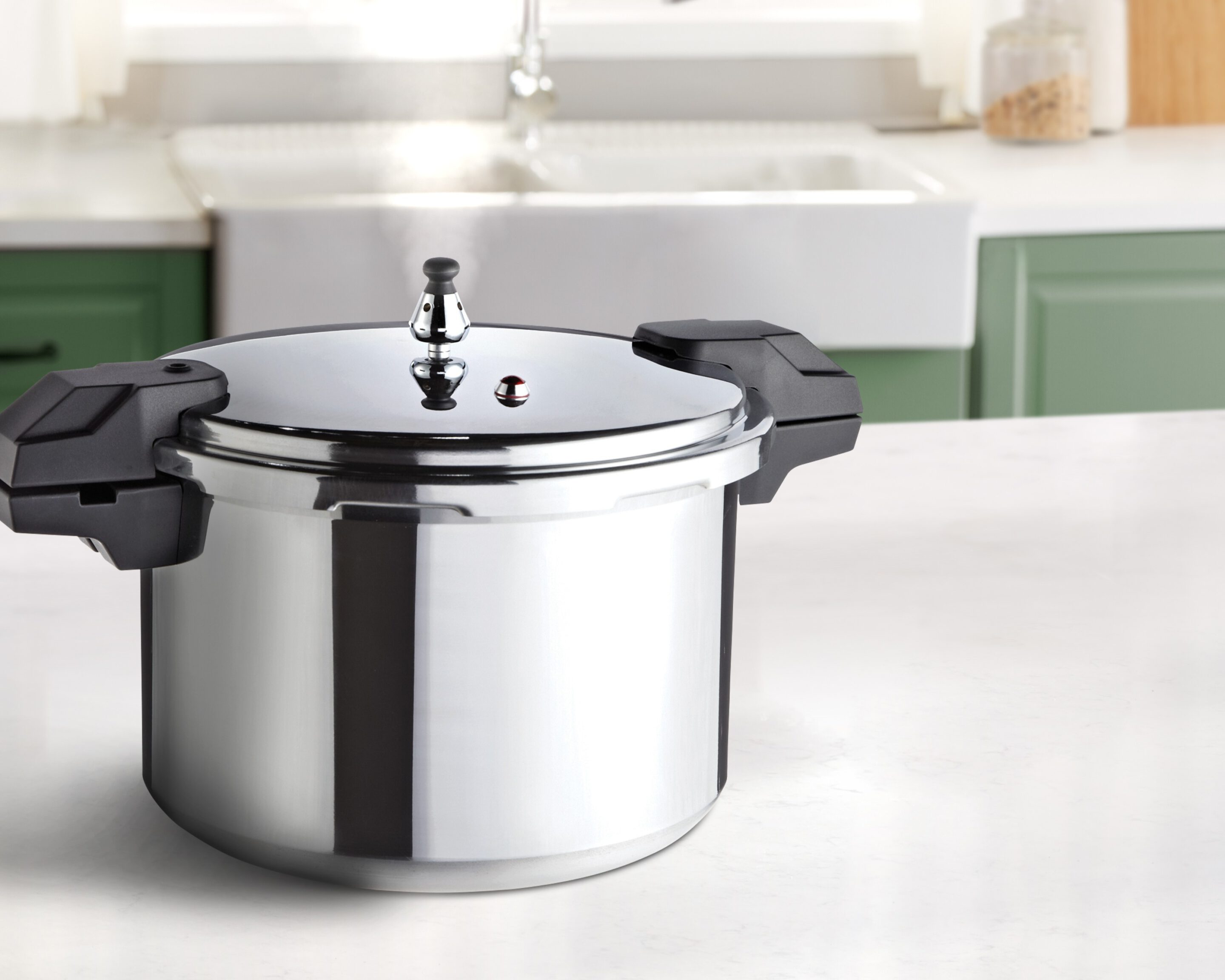 mirro-pressure-canner-deutschland.jpg Mirro Pressure Canner aus Edelstahl mit Drehverschluss und Druckregler – beliebtes Einsteigermodell für das Einkochen in Deutschland.