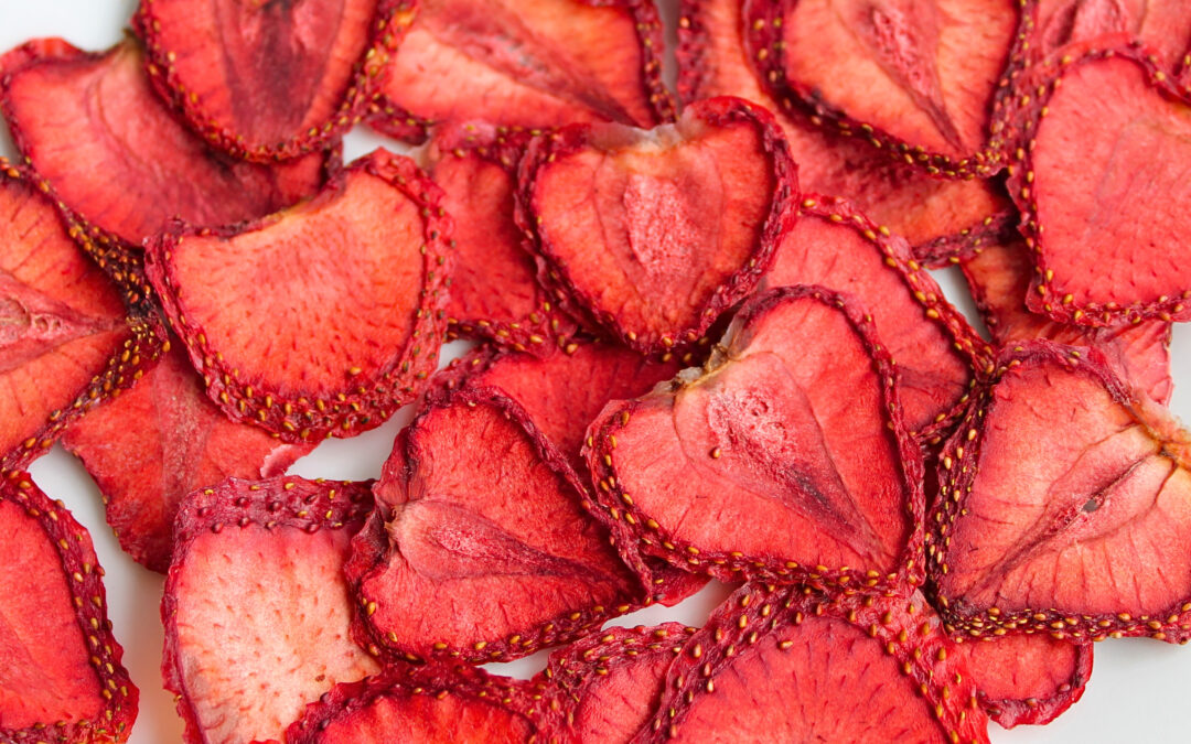 Erdbeeren trocknen: So machst du knusprige Chips & aromatische Trockenfrüchte