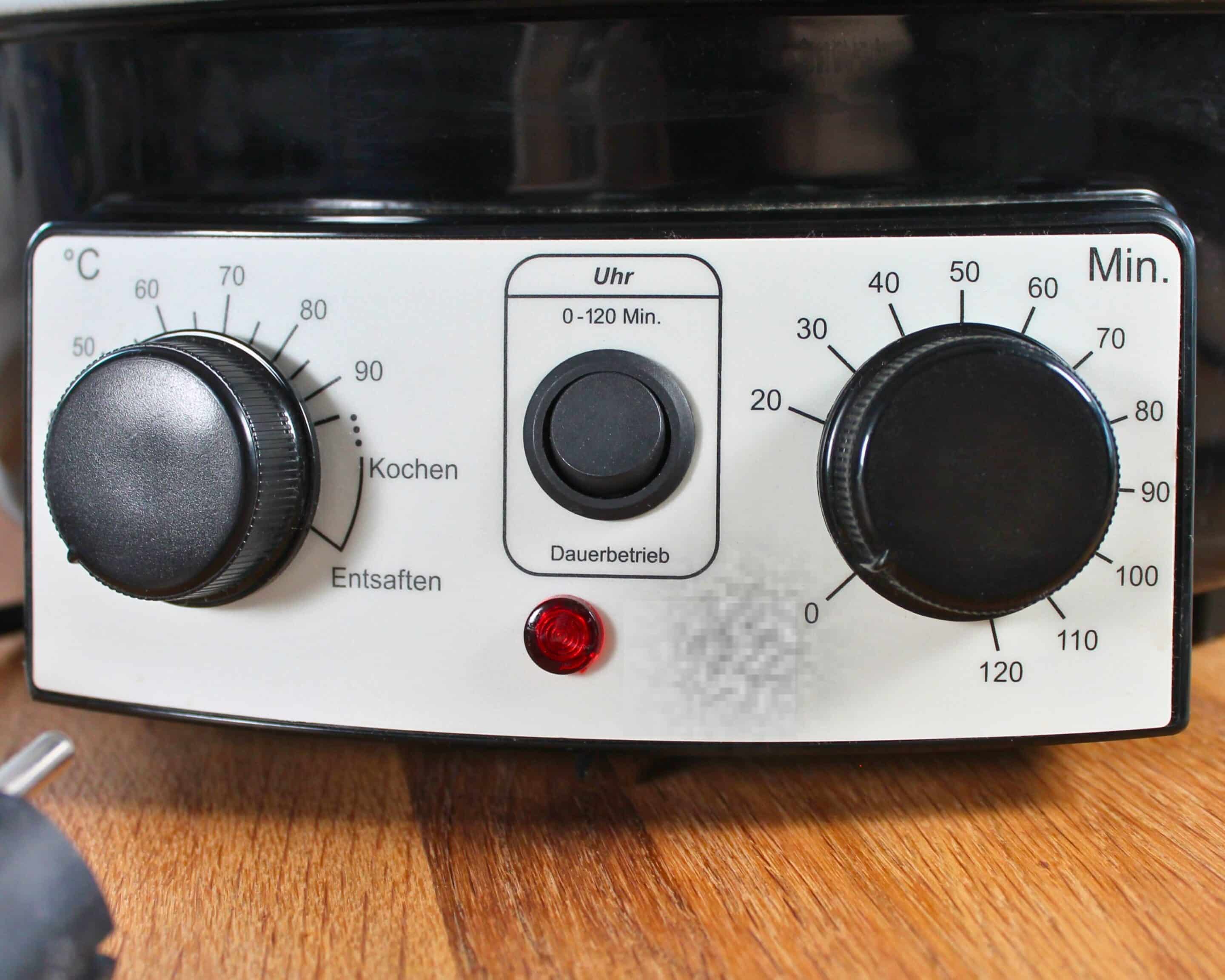 Bedienfeld eines Einkochautomaten mit Temperatur- und Zeiteinstellung