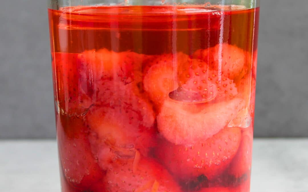 Fermentierte Erdbeeren, süß, prickelnd und ohne Honig