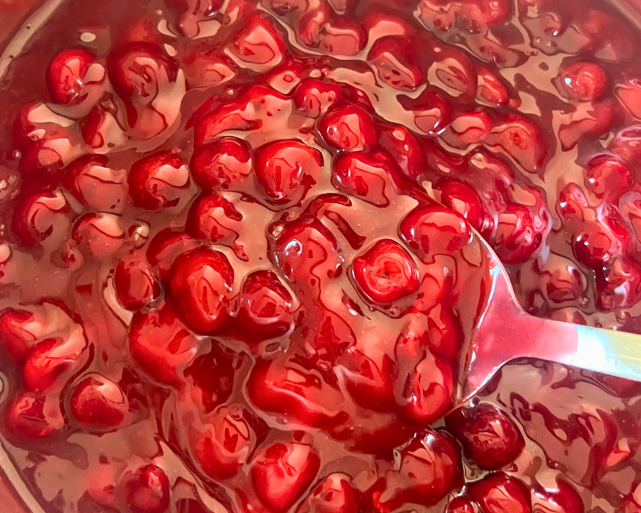 Mit Clear Jel angedickte Kirschkuchenfüllung im Topf