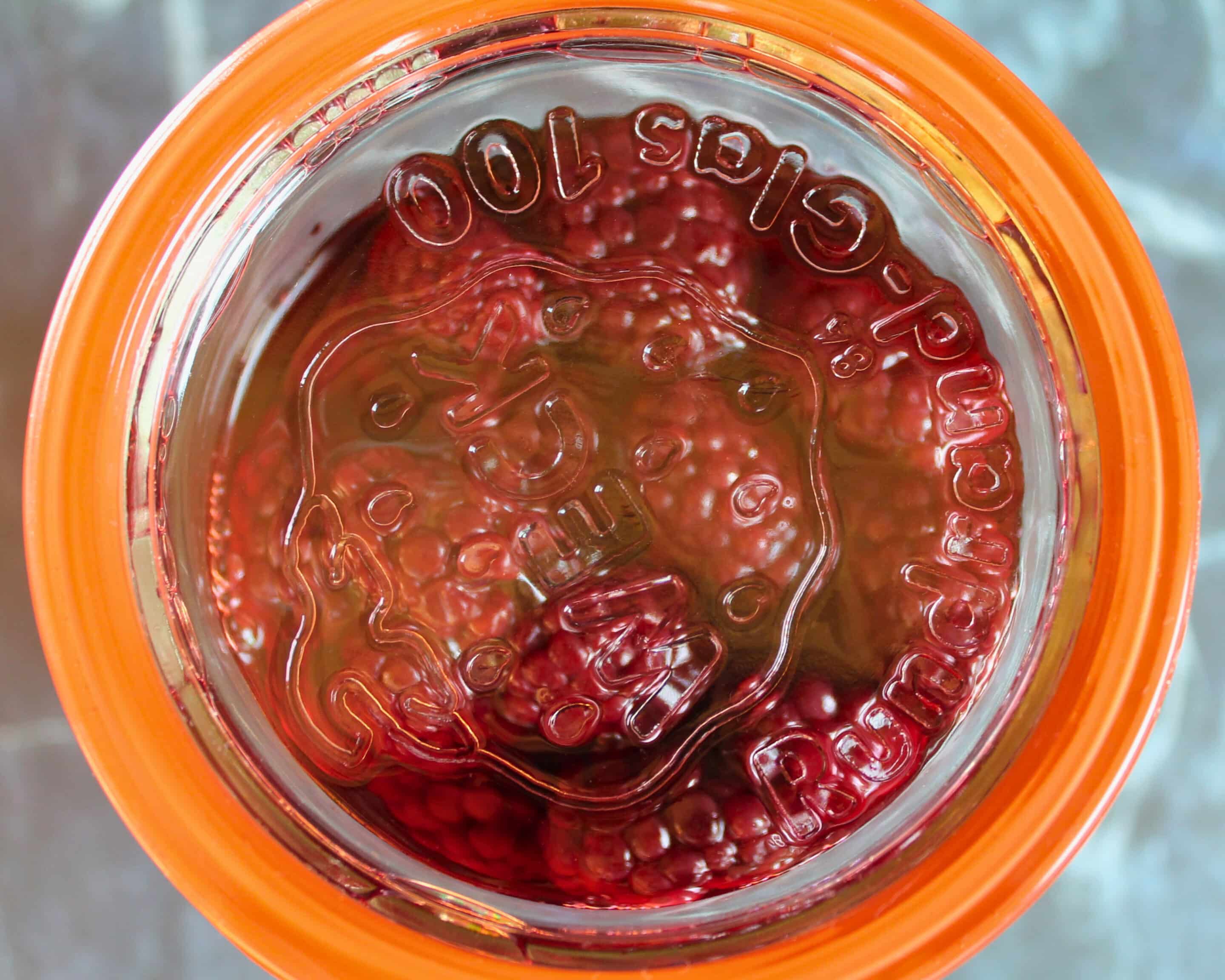 Brombeeren im Weckglas mit Aufguss von oben